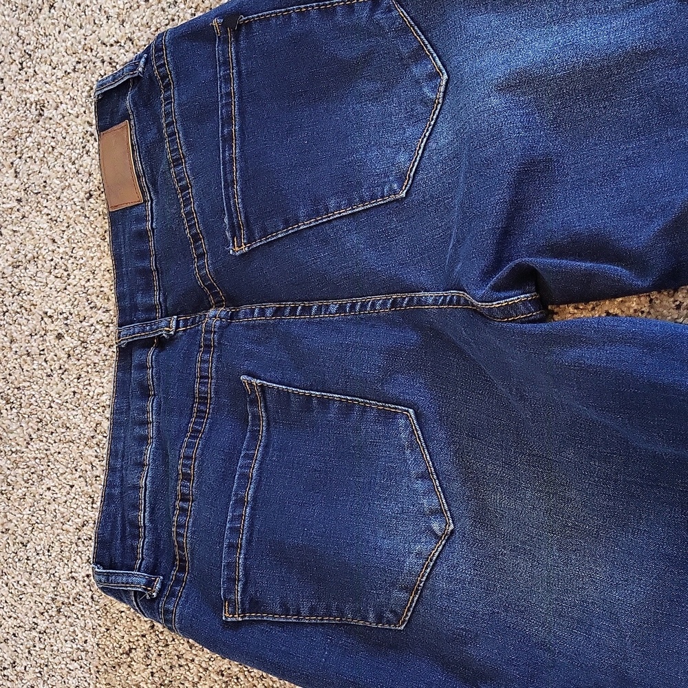 Tahari mid rise capris - Picture 3 of 8